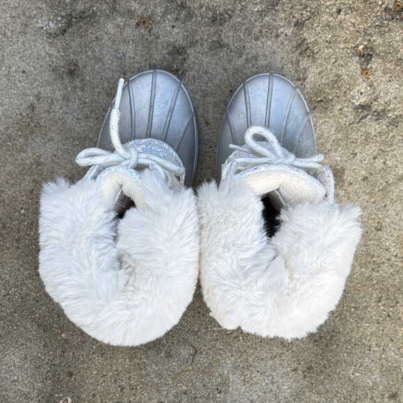 London Fog Lil Tadley duck boot in white glitter and silver.  EUC - Picture 8 of 9